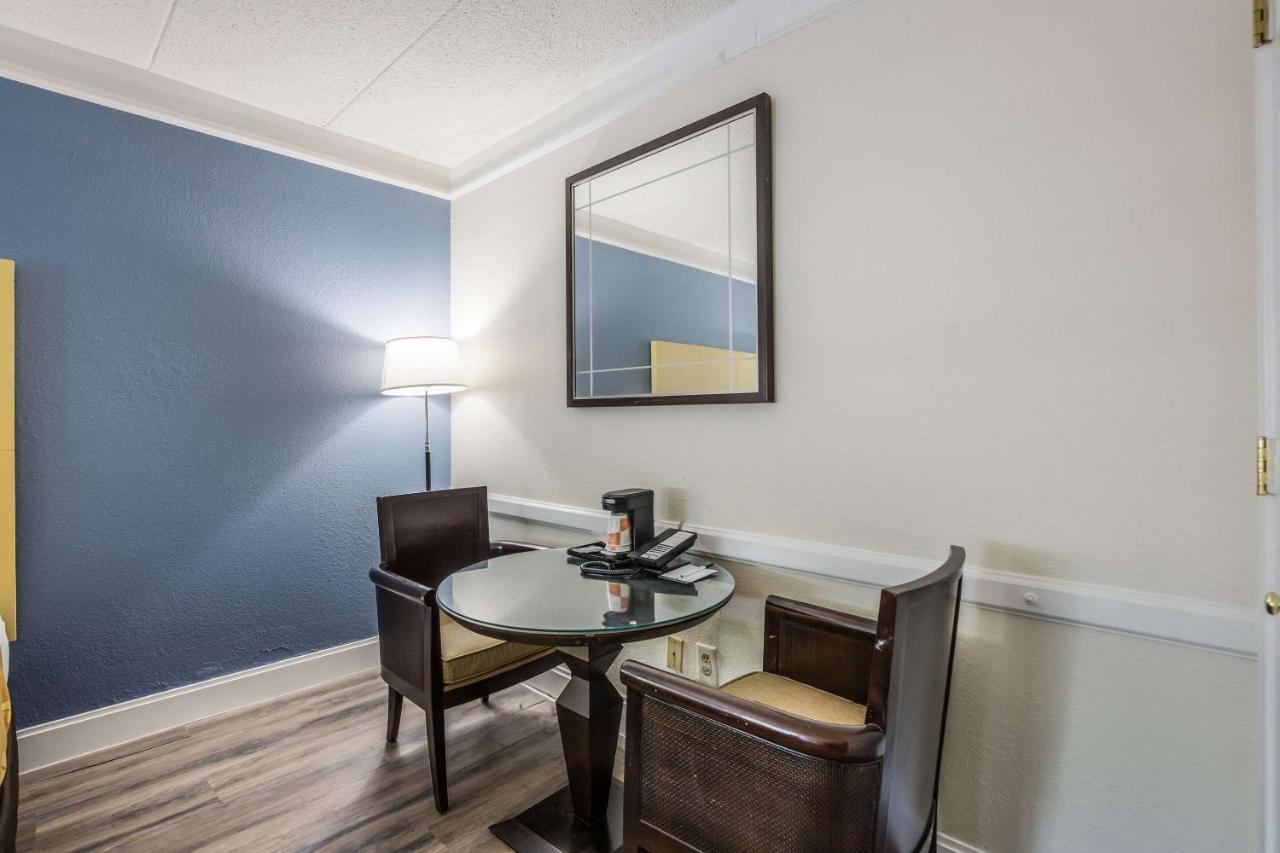 Quality Inn Hampton Luaran gambar